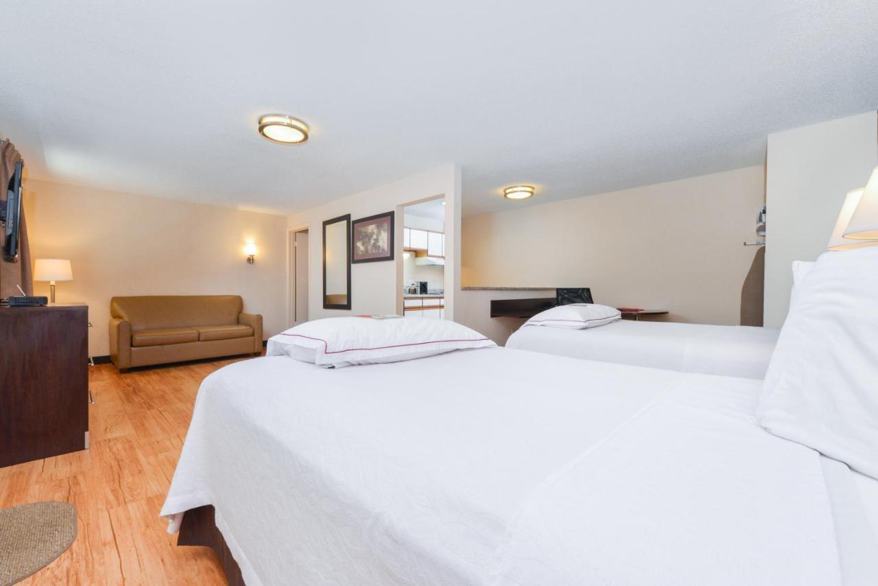 Red Roof Inn Plus+ & Suites Guilford Kültér fotó